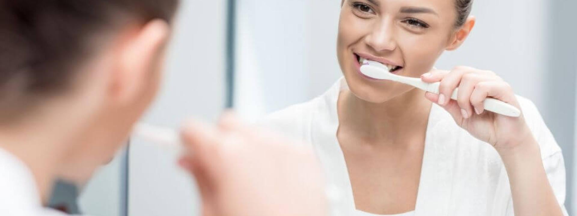 Benefits of Professional Teeth Cleaning vs. At-Home Care
